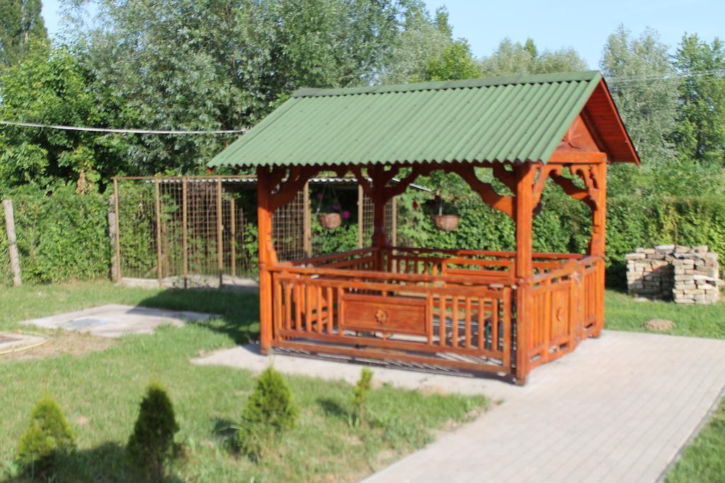 Ponty-Poronty Vendeghaz Hotel Nagybaracska Eksteriør billede